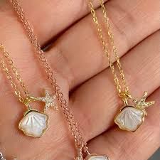 Pearl Shell Starfish Pendant Necklace