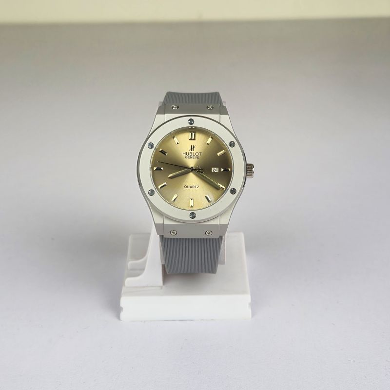 Hublot Geneve Luxury Watch (Water Resistant)